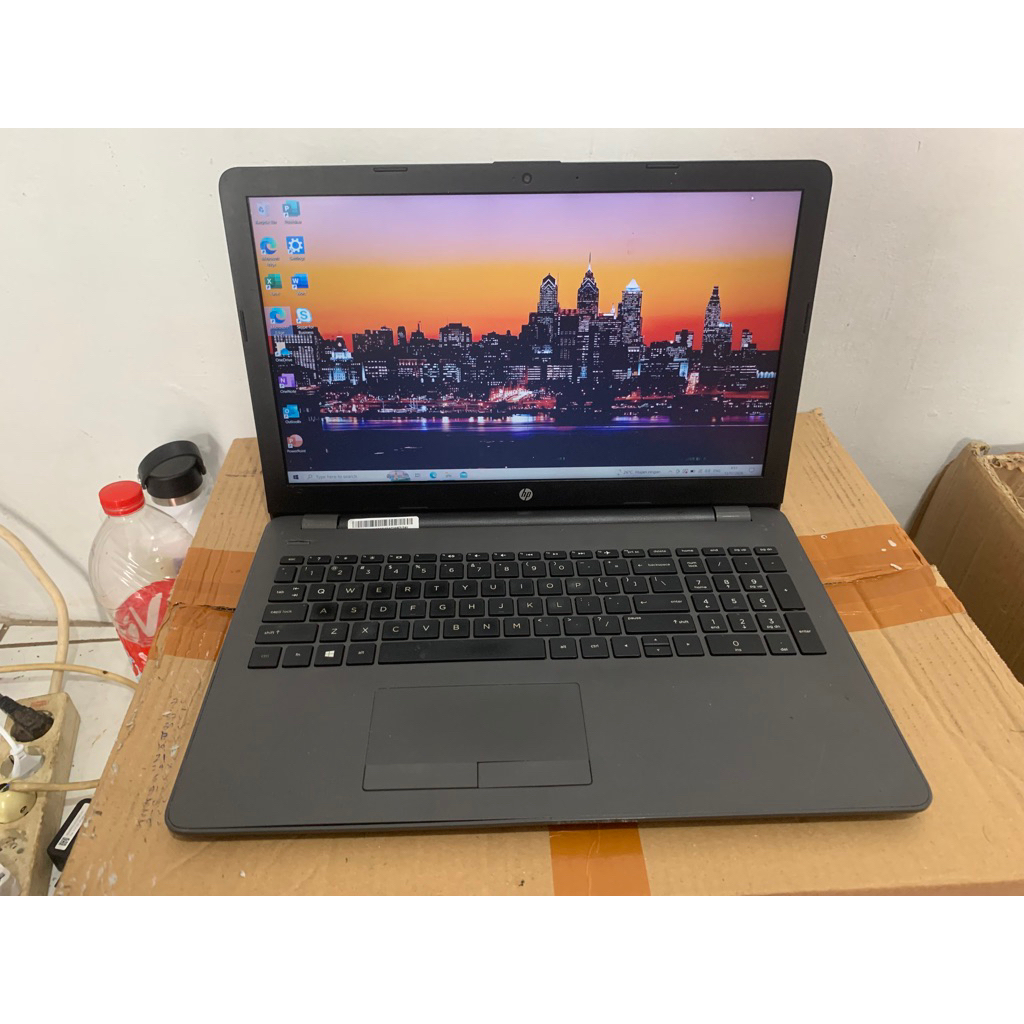Laptop HP 250 G8, Processor intel core i3-6006U, ram 4gb, hdd 500gb