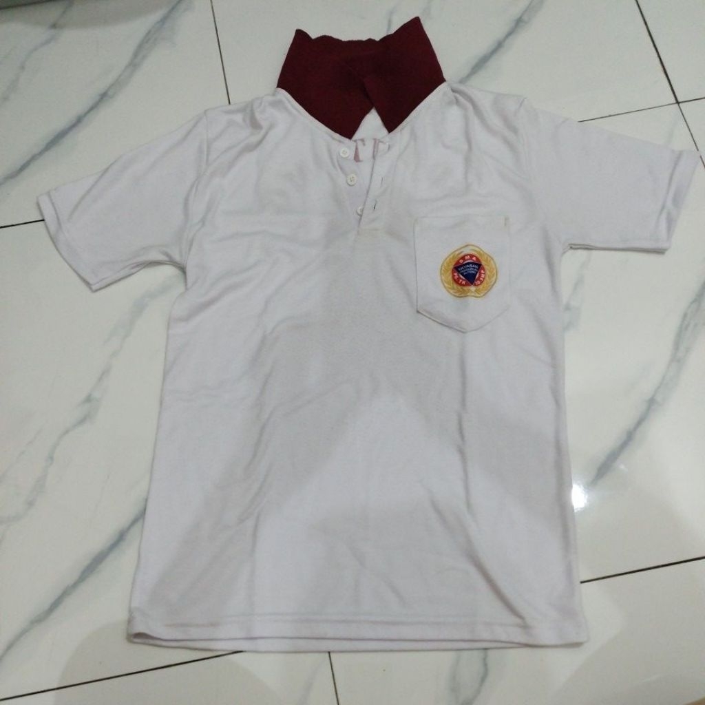 Preloved Baju Kaos Senam Sekolah