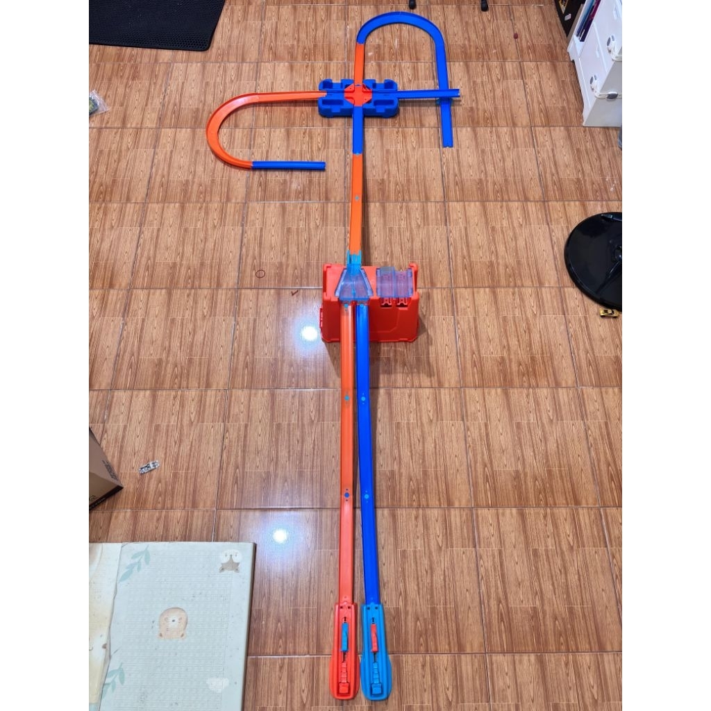 hot wheels track builder box kondisi bekas