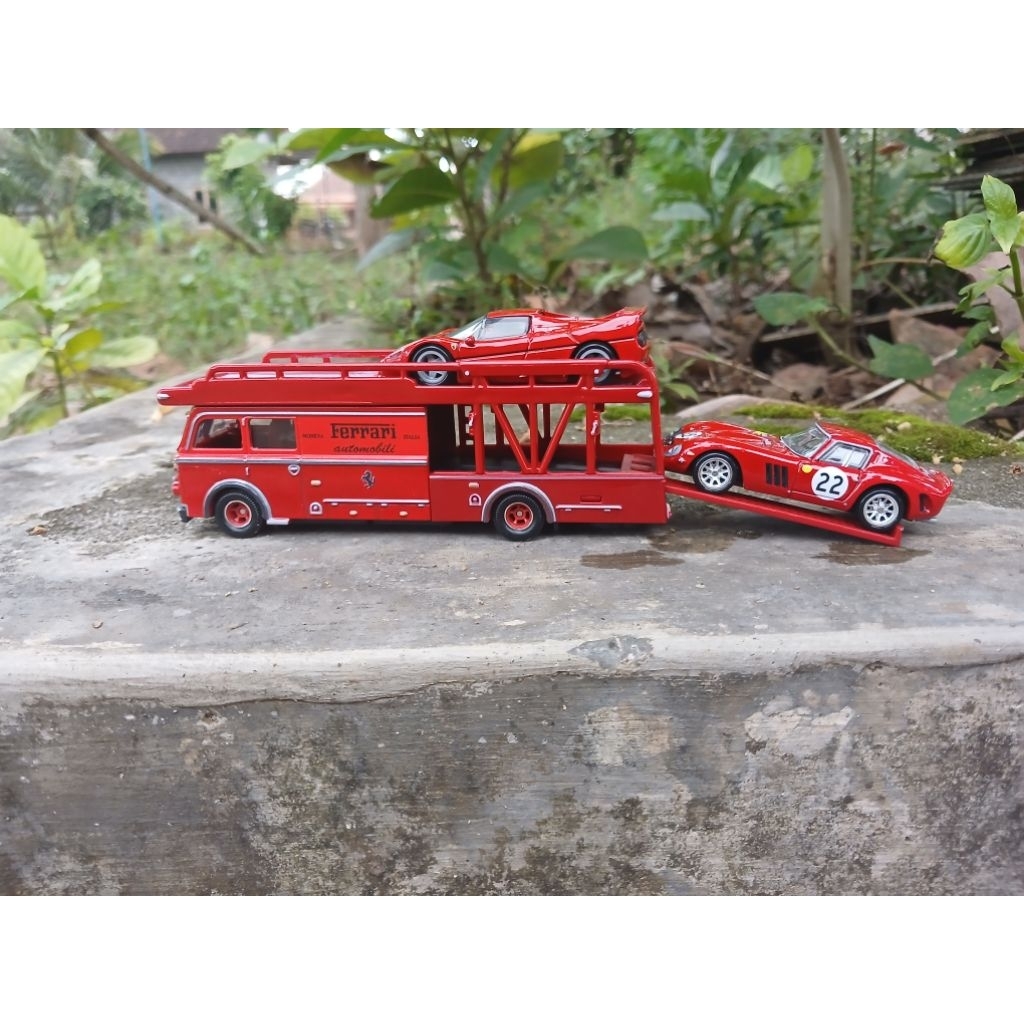 Ferrari Team Transport Set Plus Ferrari F50