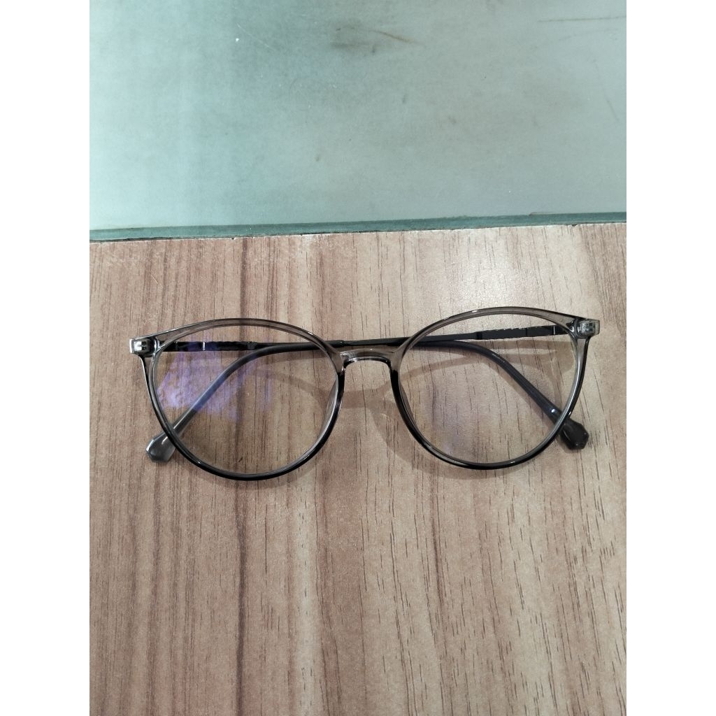 kacamata optik anti radiasi Bluecromik