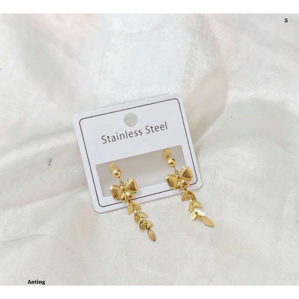 anting tindik pita daun juntai titanium wanita