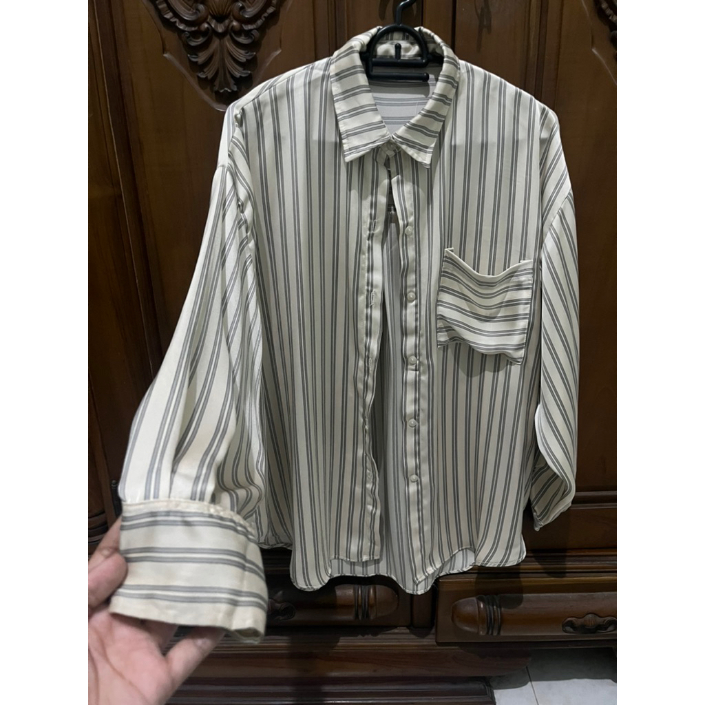 Kemeja Satin Preloved