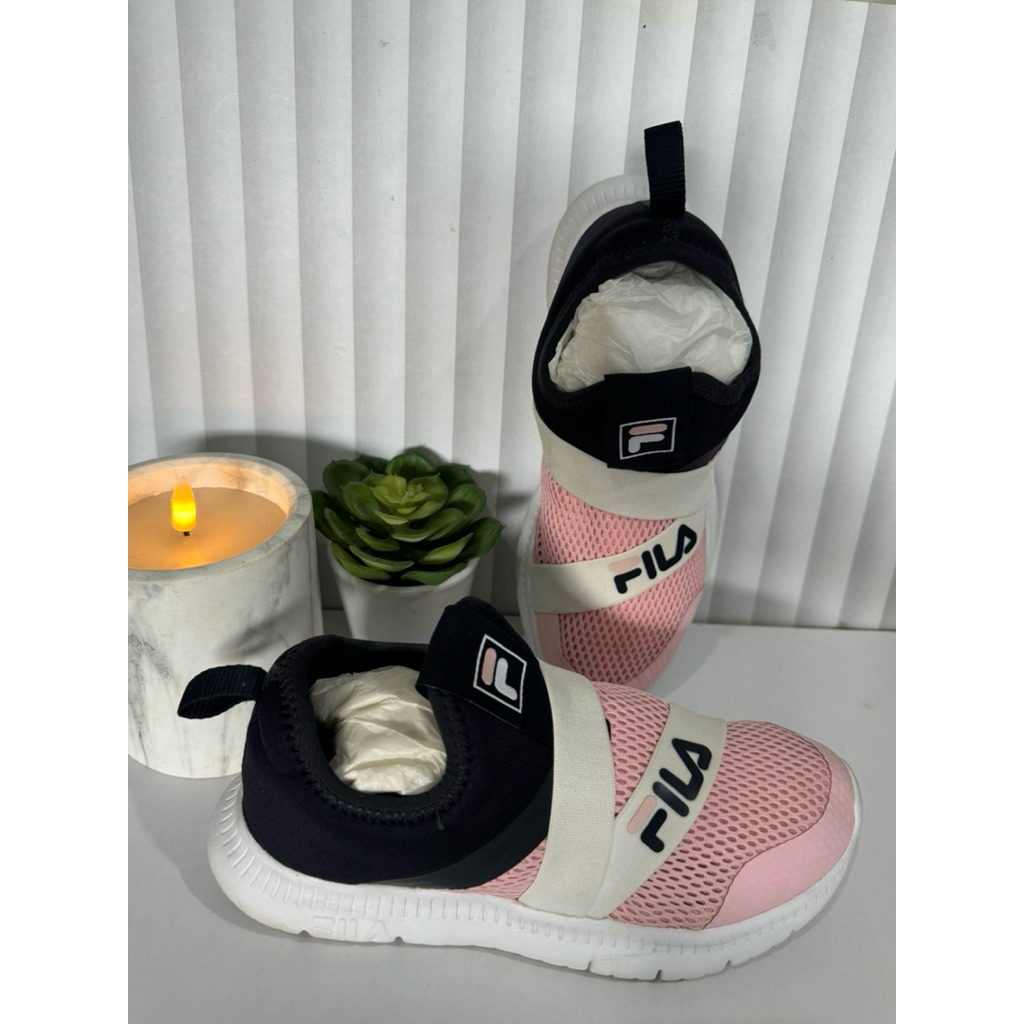 Sepatu Anak FILA Casual Size 33 Insol 20.5cm Warna Pink Putih Preloved/ Second