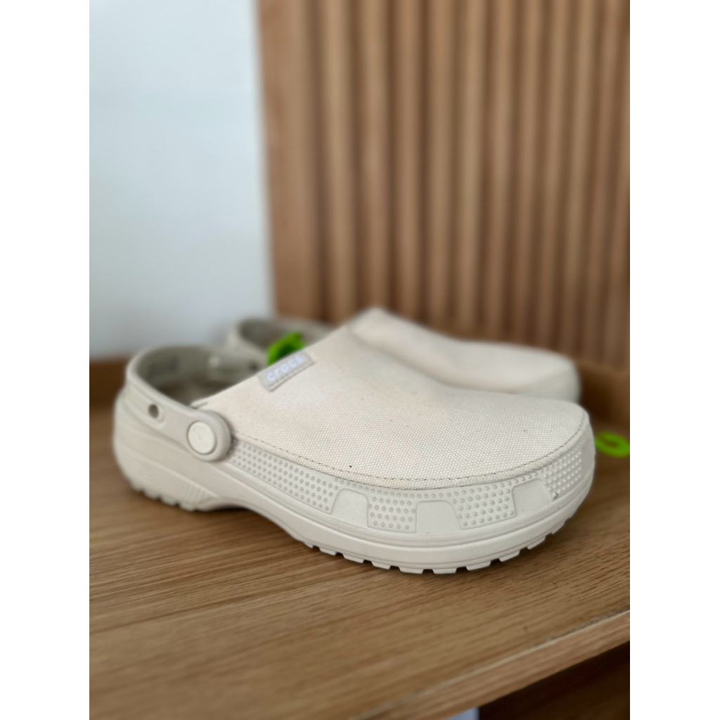 PRELOVED CROCS