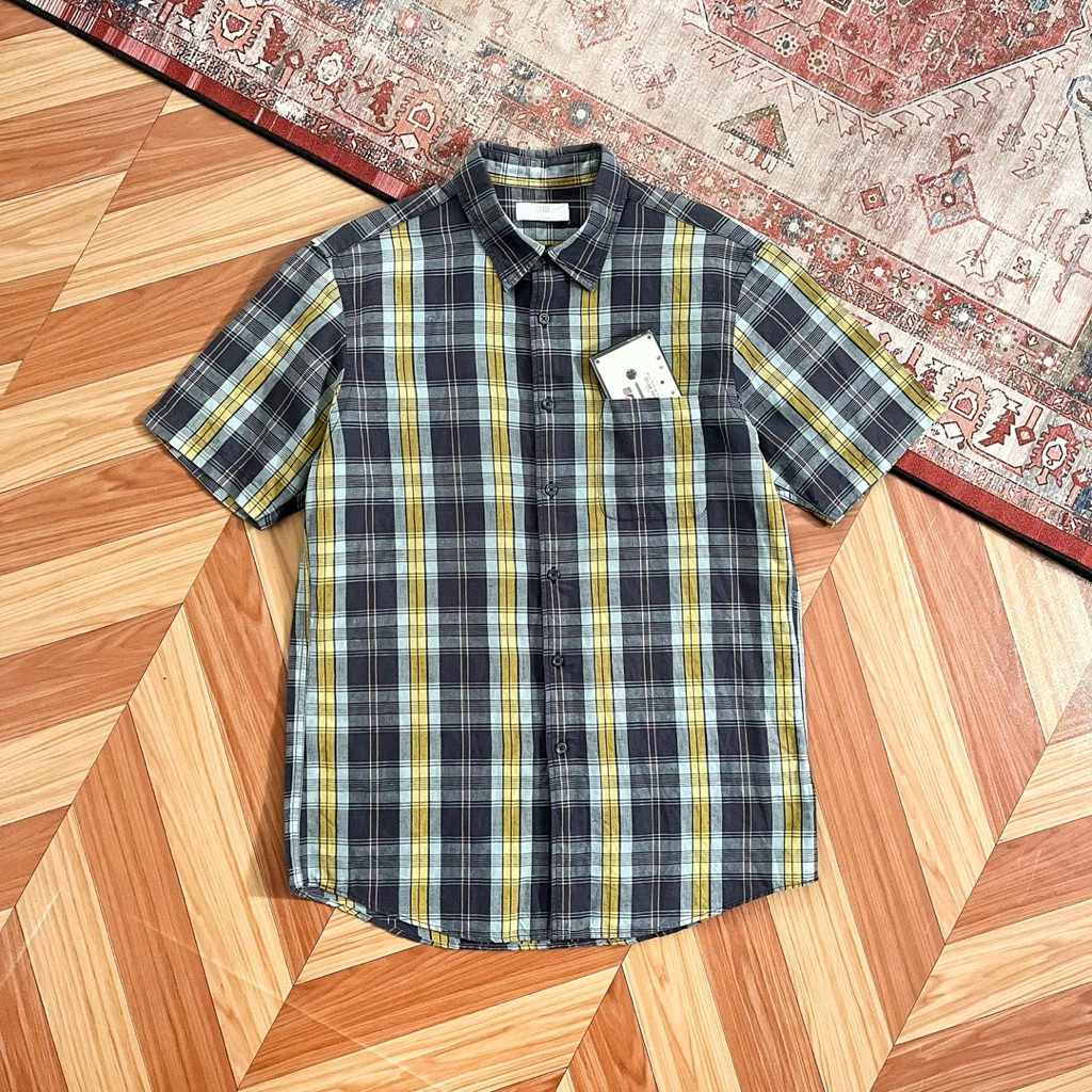 Kemeja Pendek Uniqlo Linen Kotak” Black Yellow