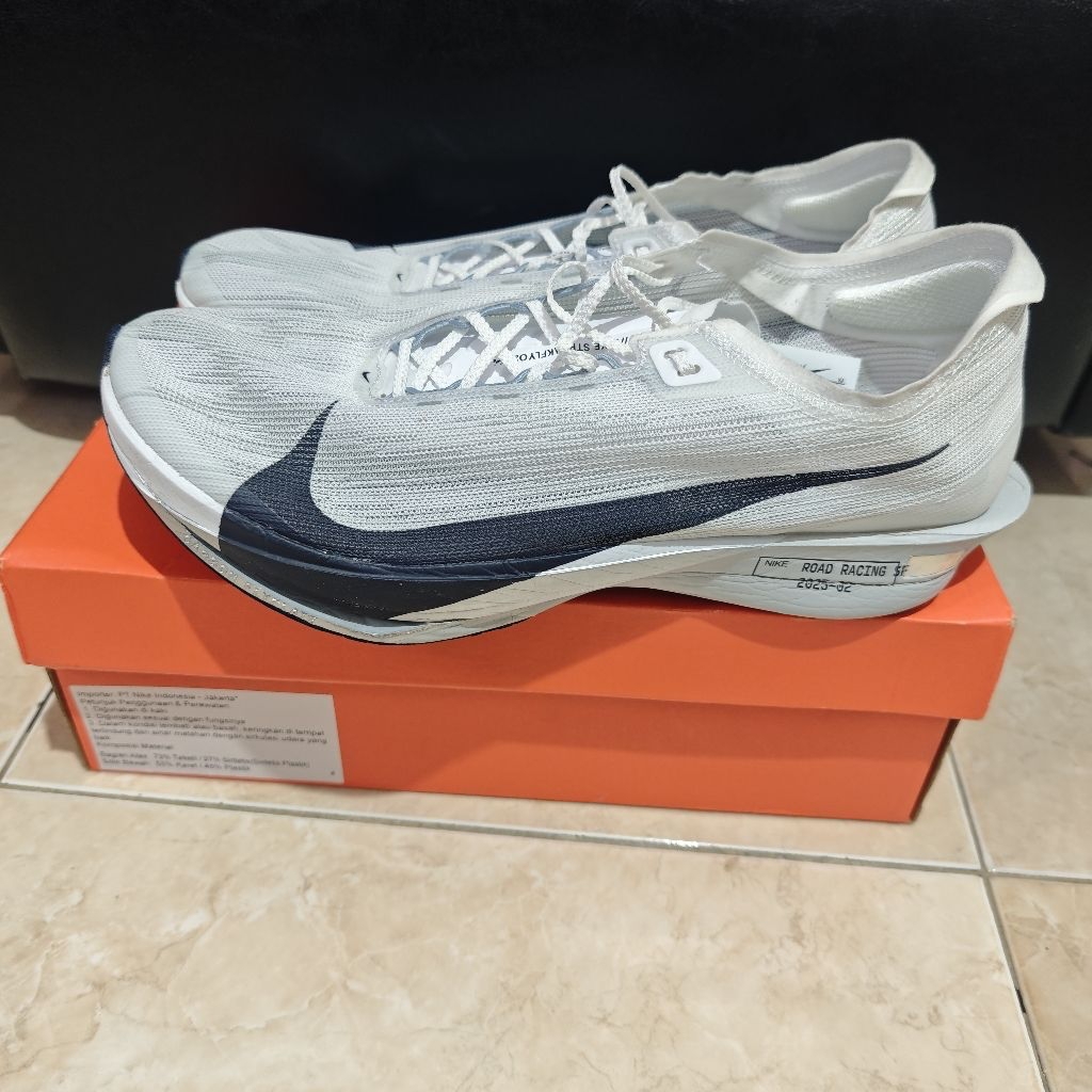 Preloved - Nike Zoomx Streamfly