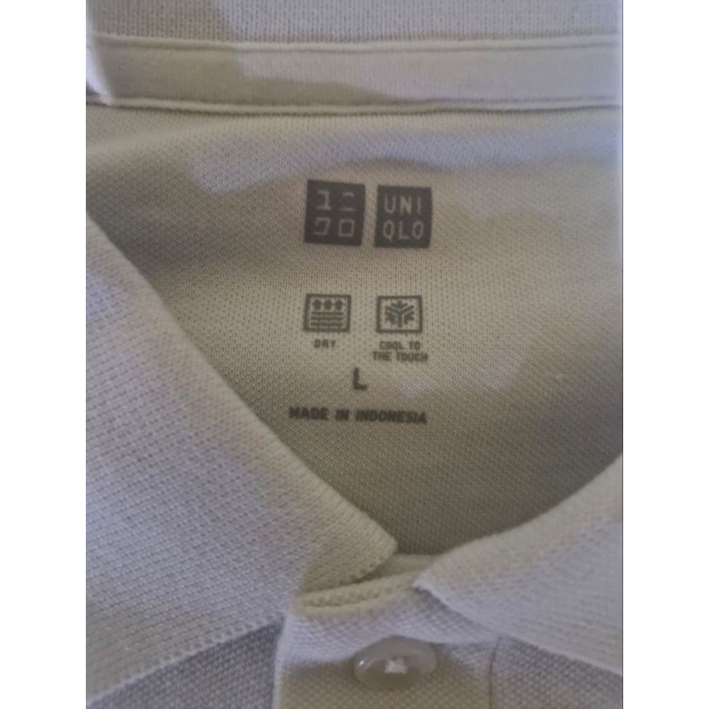 Kaos polo uniqlo putih size L (second)