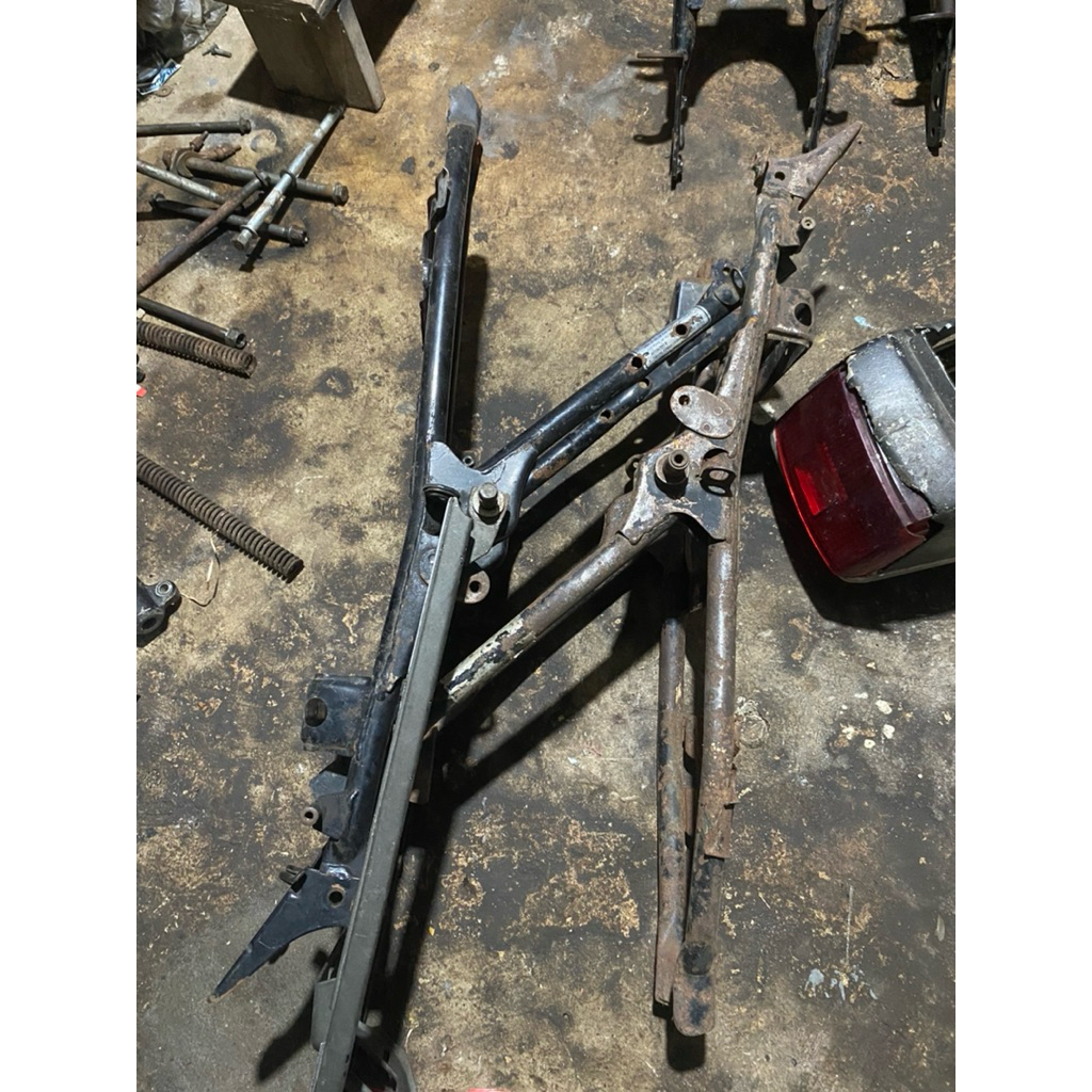 Rangka belakang gl max pro Buntutan sambungan Rangka frame belakang gl max GL pro original