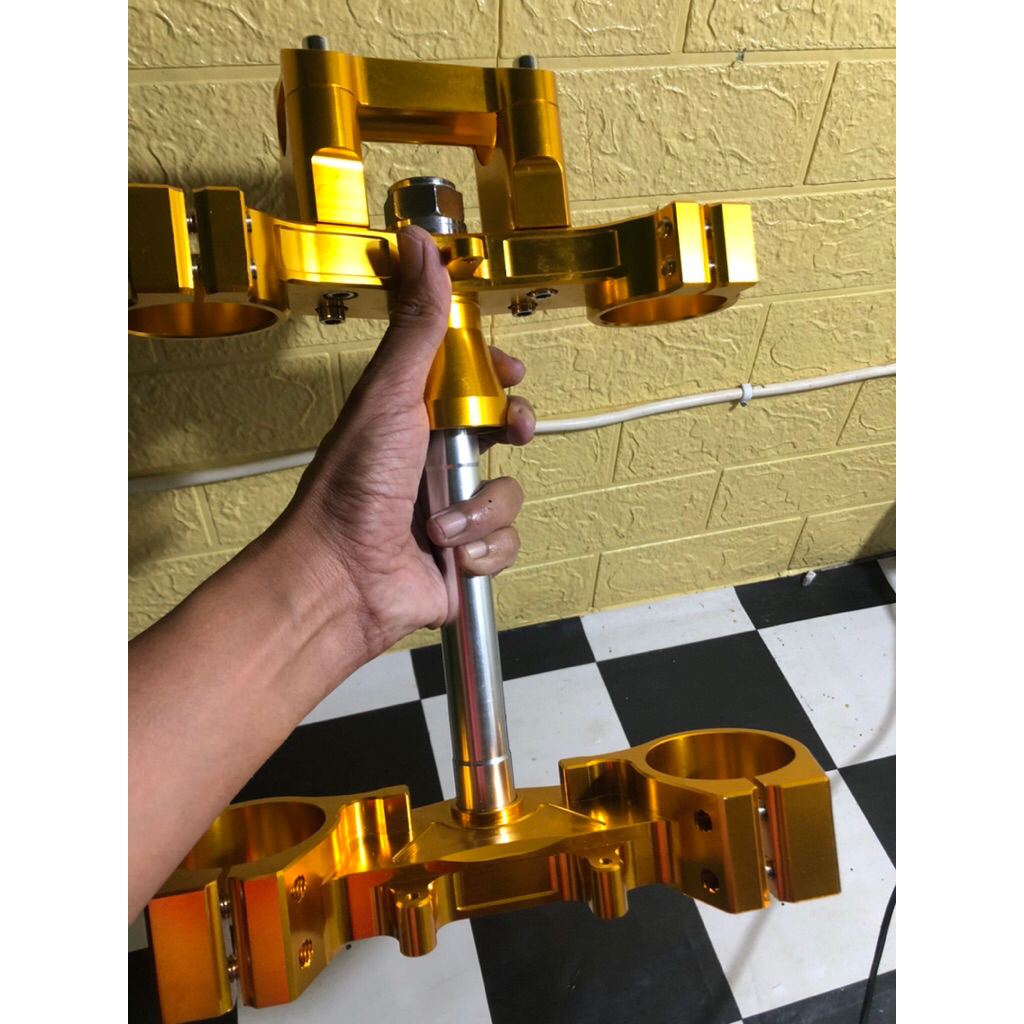 Triple clamp Upside Down Real Jump bisa untuk USD HT