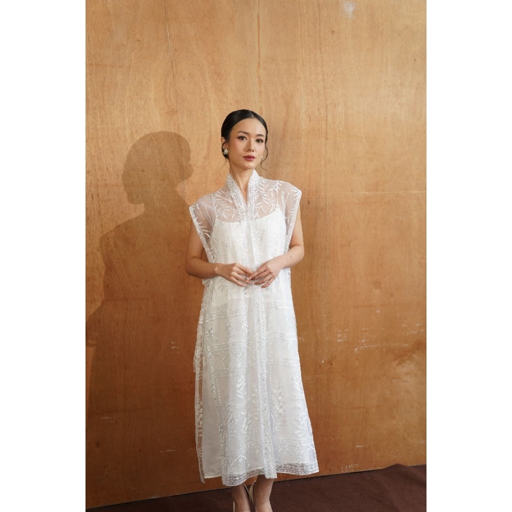 KISAH - Agni Vest Dress in White