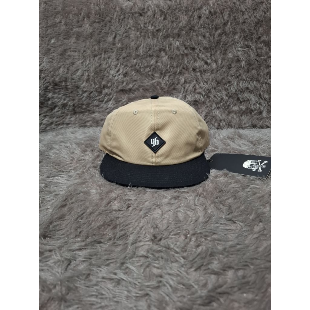 topi HUSTED YOUTH lurker rubber patch logo 6panel cap