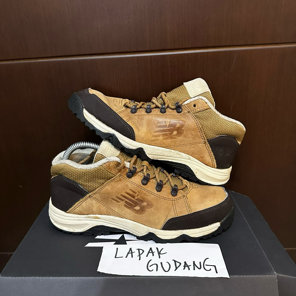 sepatu hiking trail NB754 rare item uk 39