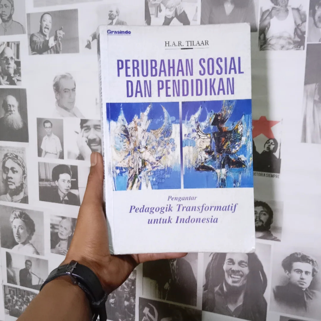 H.A.R. Tilaar Mengindonesia Etnisitas dan Identitas Bangsa Indonesia: Tinjauan dari Perspektif Ilmu 