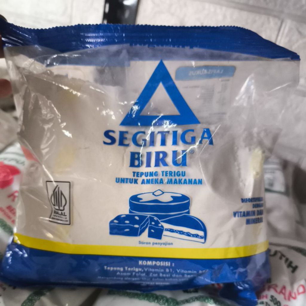 Tepung Terigu - Segitiga Biru 500 gram