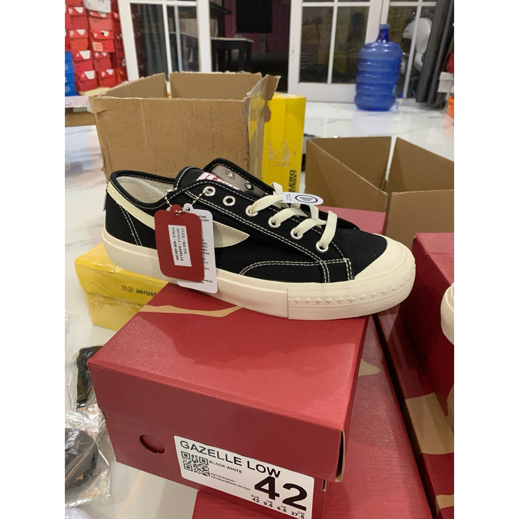 SEPATU COMPASS ORIGINAL BLACK WHITE ORI