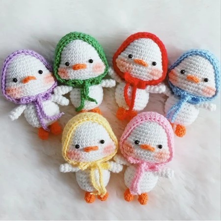 Gantungan Tas Bebek Topi Handmade Rajut Katun