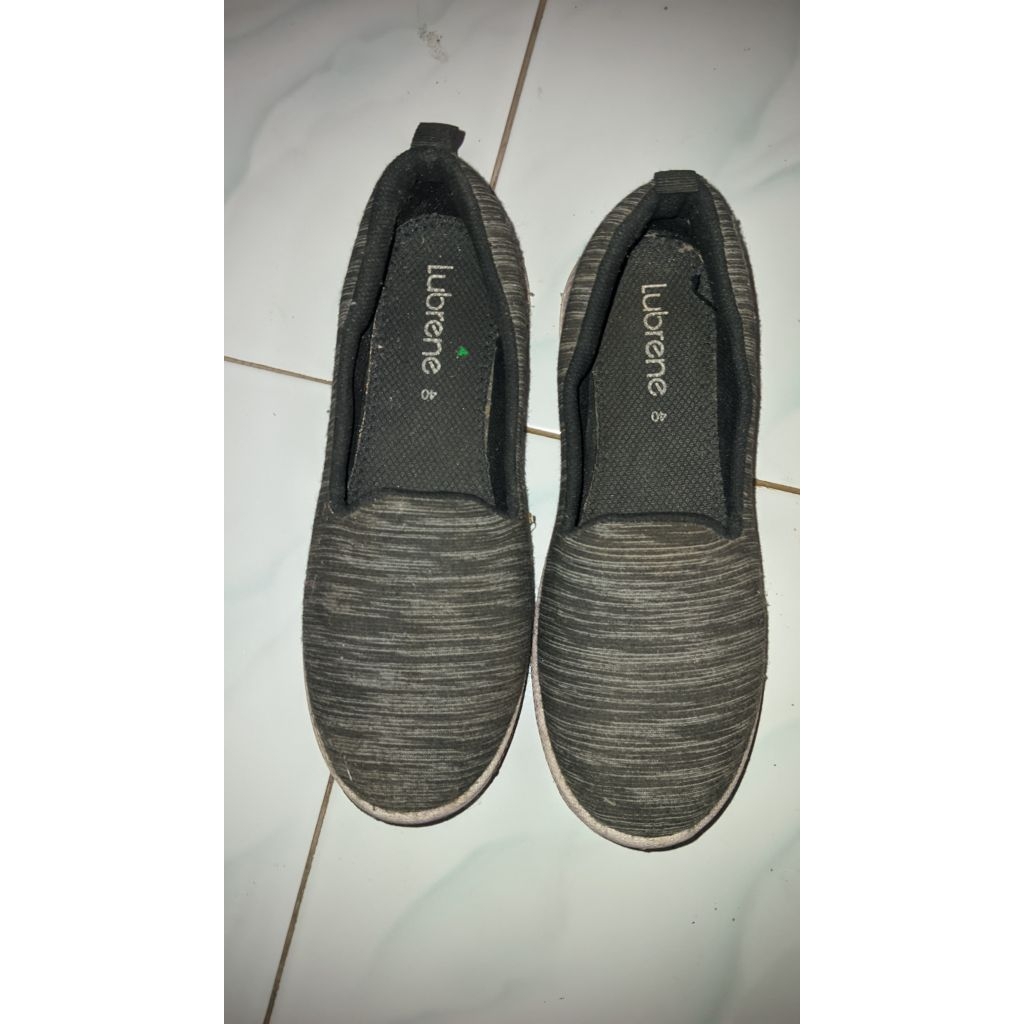 SEPATU LUBRENE ABU