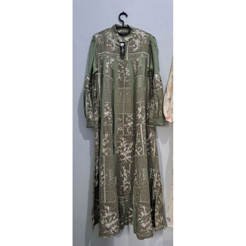 Abiyani crespo bordir