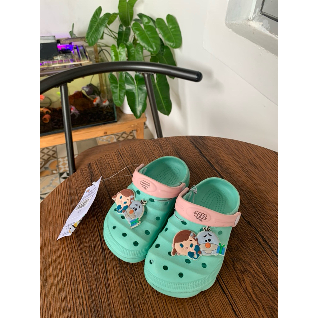 sandal disney tsum tsum size 27