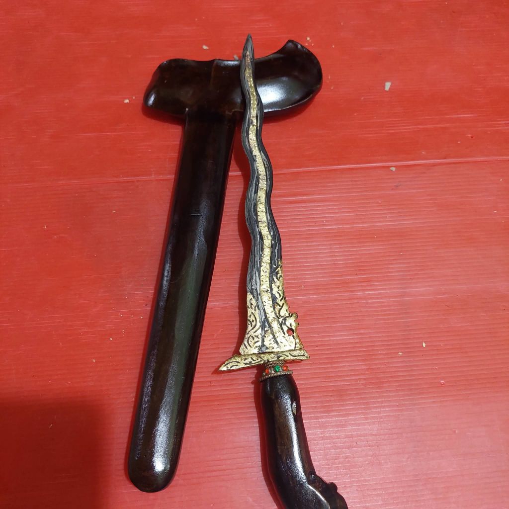 KERIS NAGA KINATAH BILAH SEJENGKAL