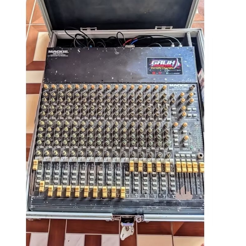 Mixer Mackie 1604VLZ 220v USA