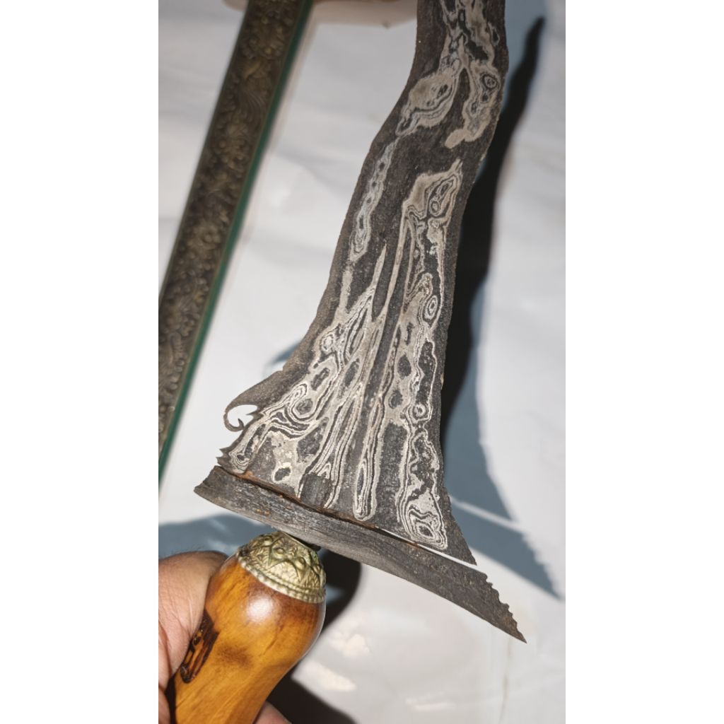 Keris parungsari luk 13 pesi gapit peninggalan
