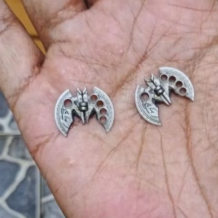 mezco Batman gotham by gaslight original 2 bat knuckle only