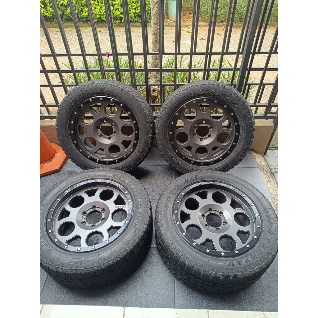 Velg KMC XD126 Series R20 Mulus 4 pcs Set Dop Original Bonus Ban Toyo Open Country AT 285/50 PCD 6x1