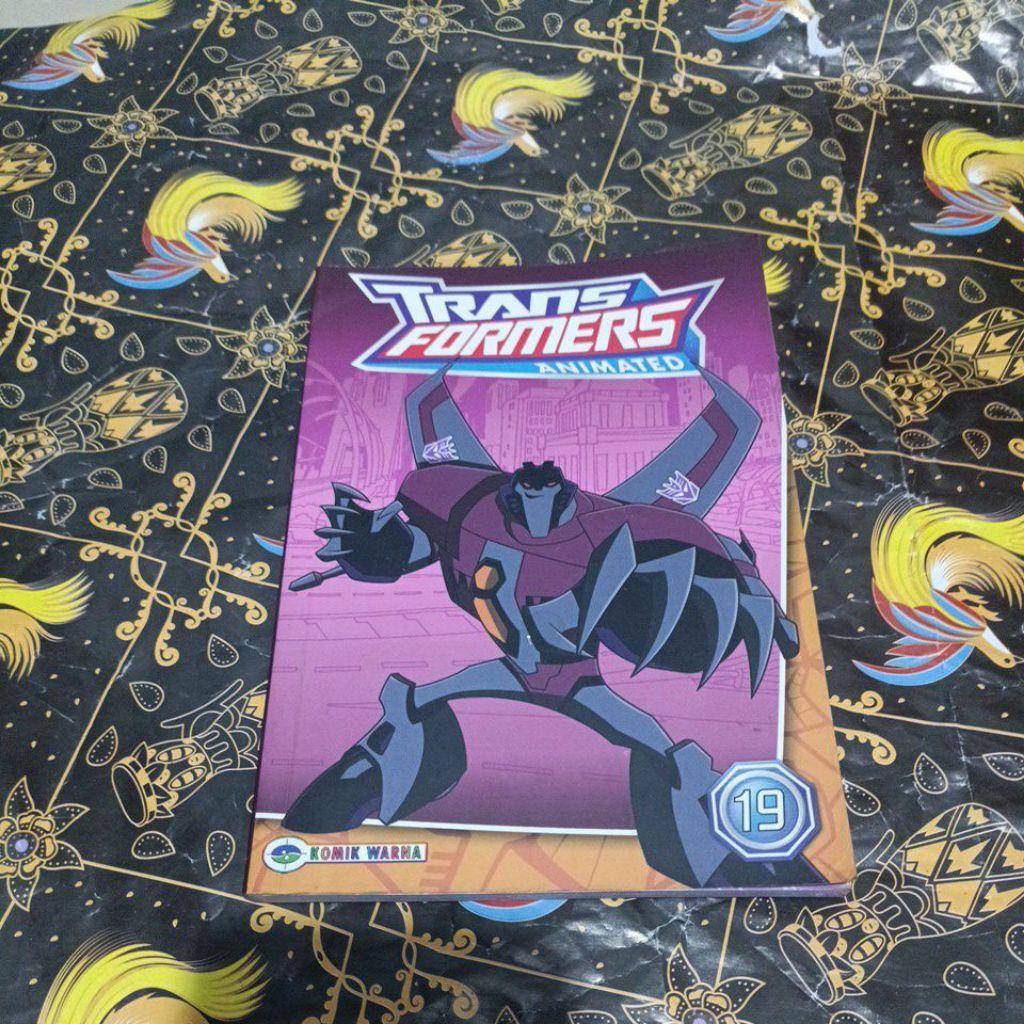 Komik Transformers Animated volume 19