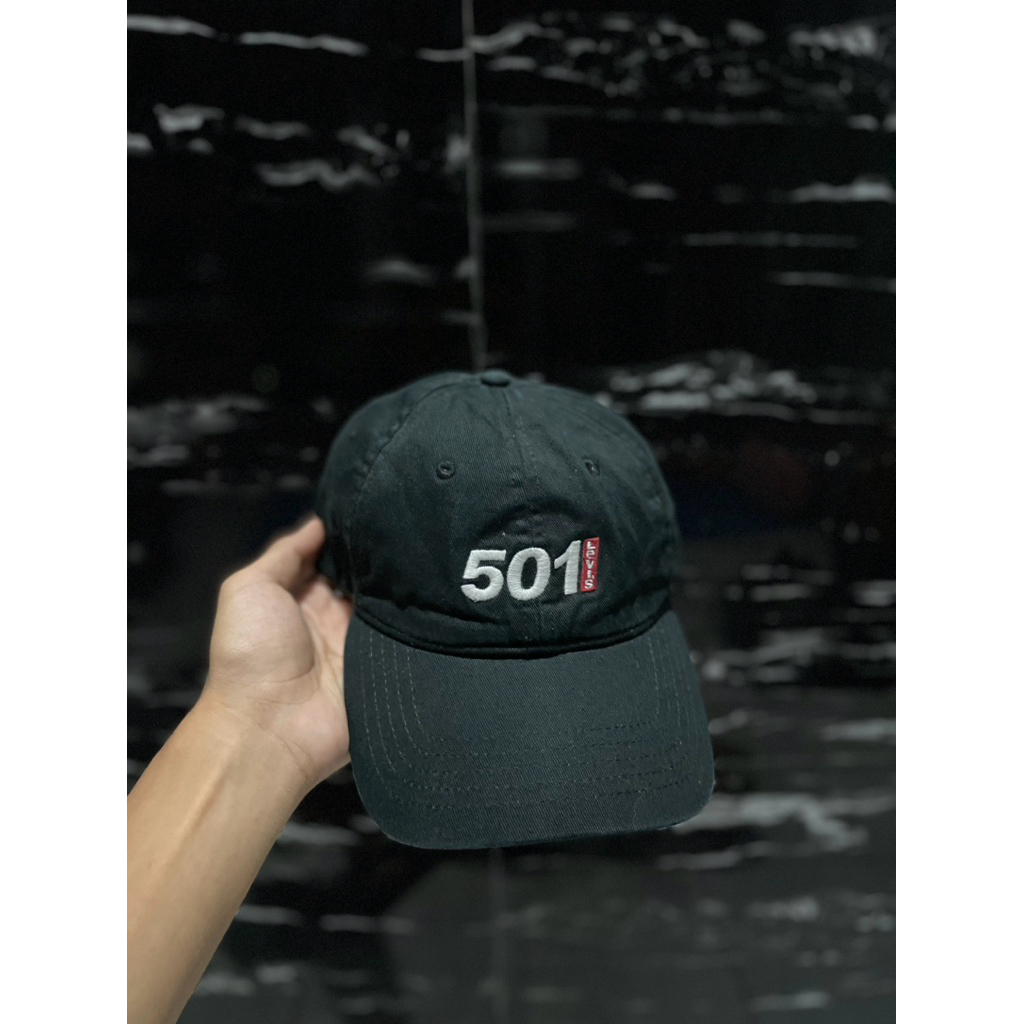 Topi Levis