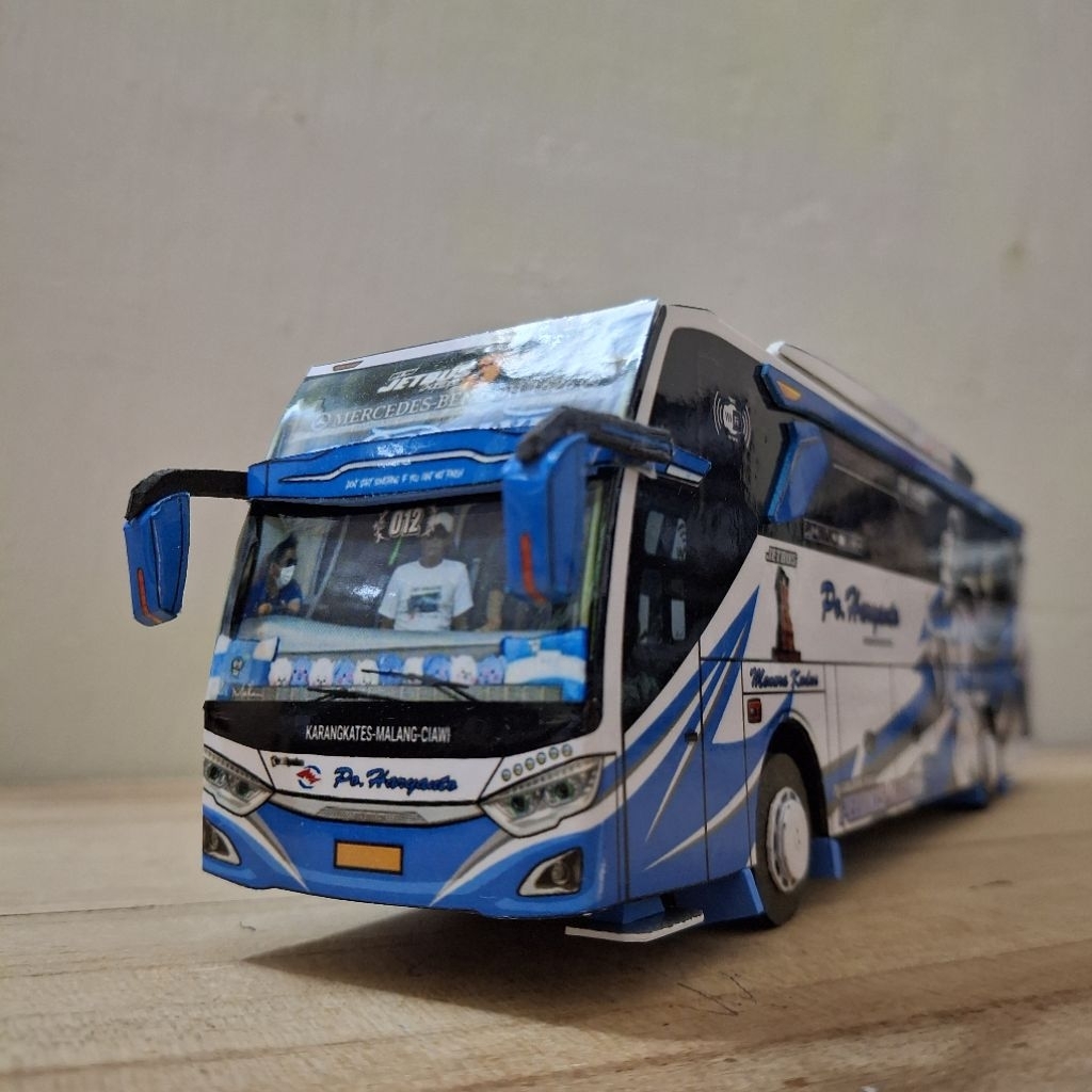 Miniatur Bus Papercraft Bus Po Haryanto