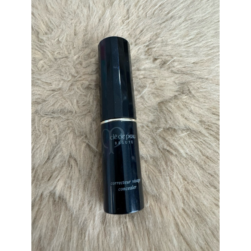 Cle de Peau Concealer