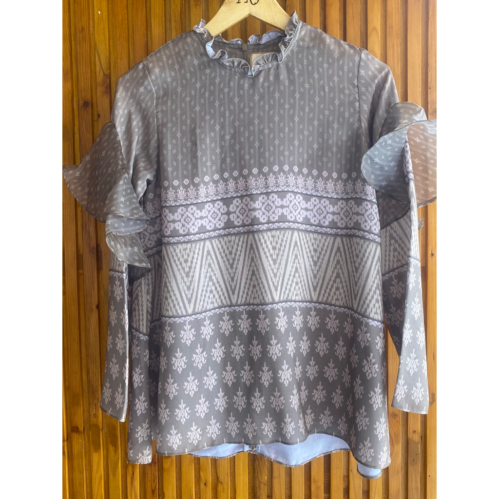 Preloved Atasan/Blus Klamby Size XS