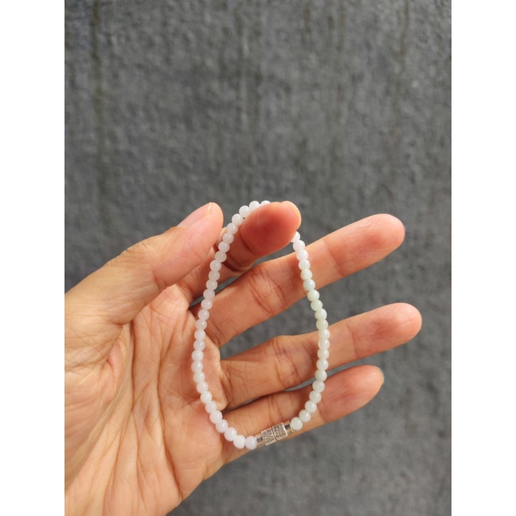 Gelang giok warna putih