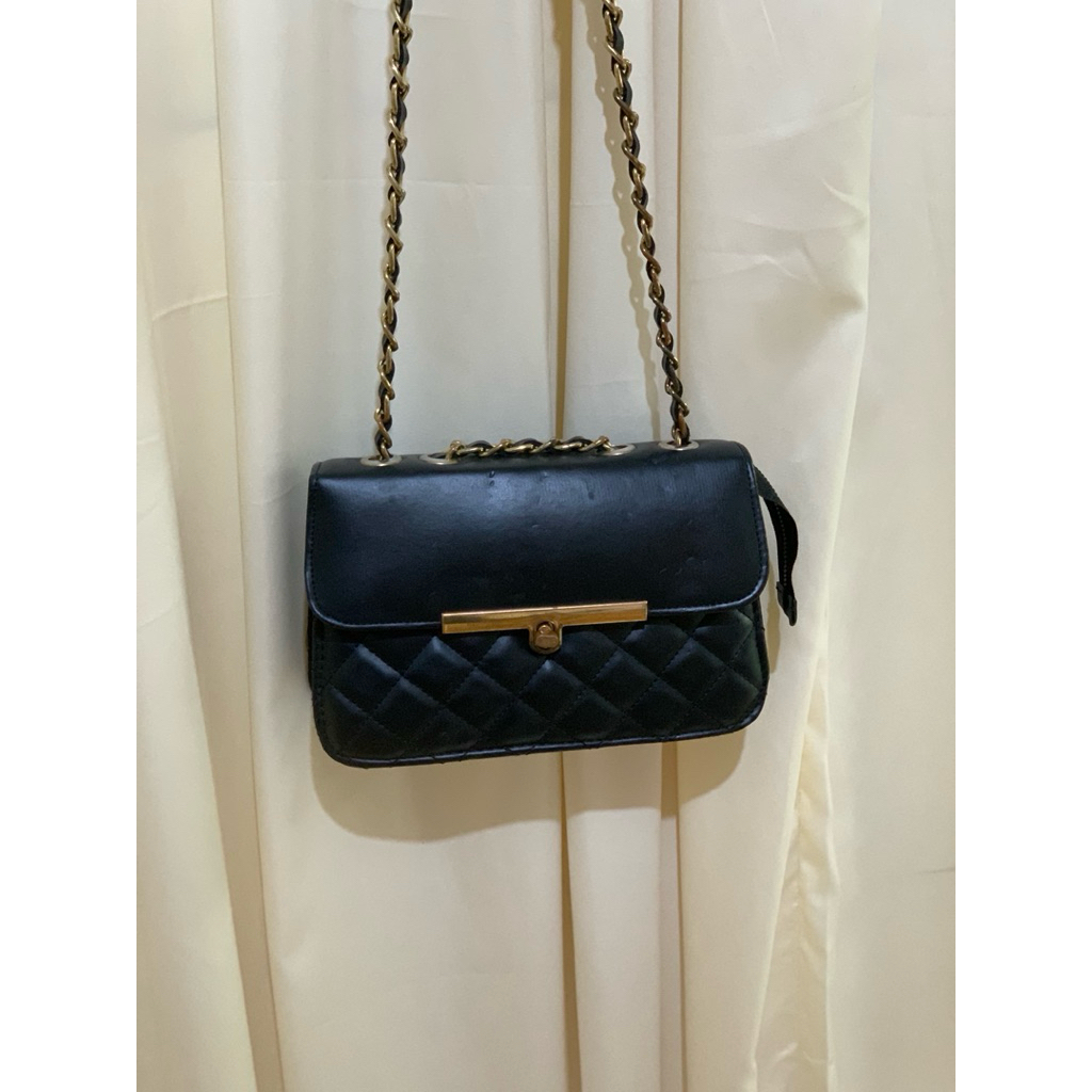 Preloved Tas FLICKA Bag (Hitam) / Tas Selempang Flicka / Tas Sling Bag