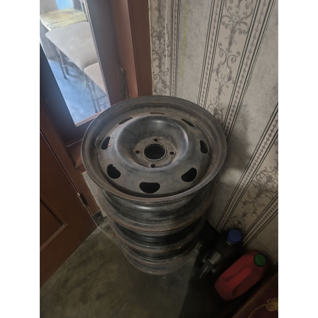 velg mobil pcd 110 r15
