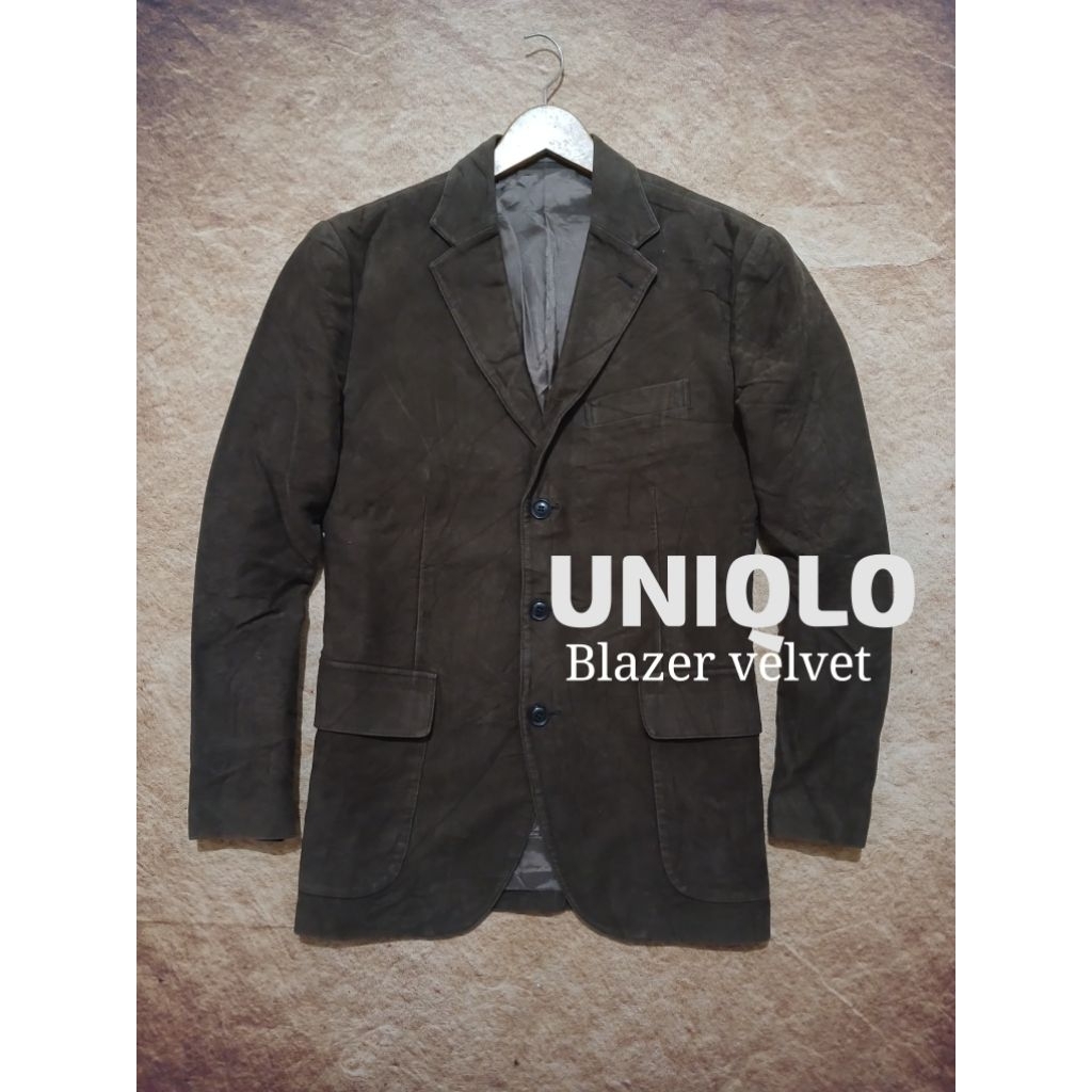 Jas blazer velvet suede UNIQLO recomend bekas pakai
