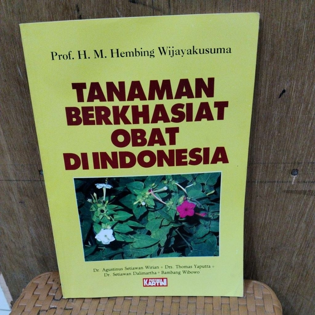 BUKU BEKAS ORIGINAL KONDISI MULUS(TANAMAN BERKHASIAT OBAT DI INDONESIA/H.M HEMBING Wijaya Kusuma