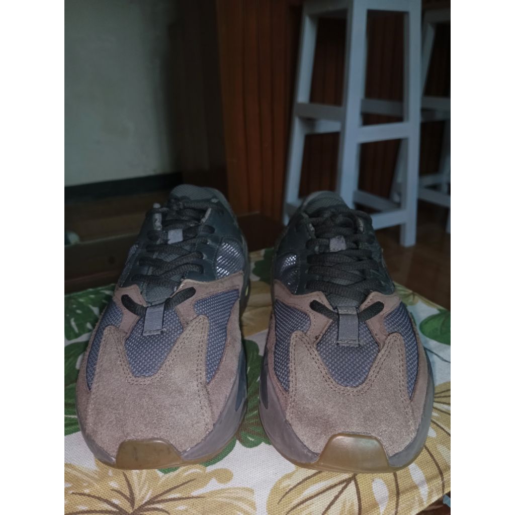 adidas yeezy 700 v2 size 40