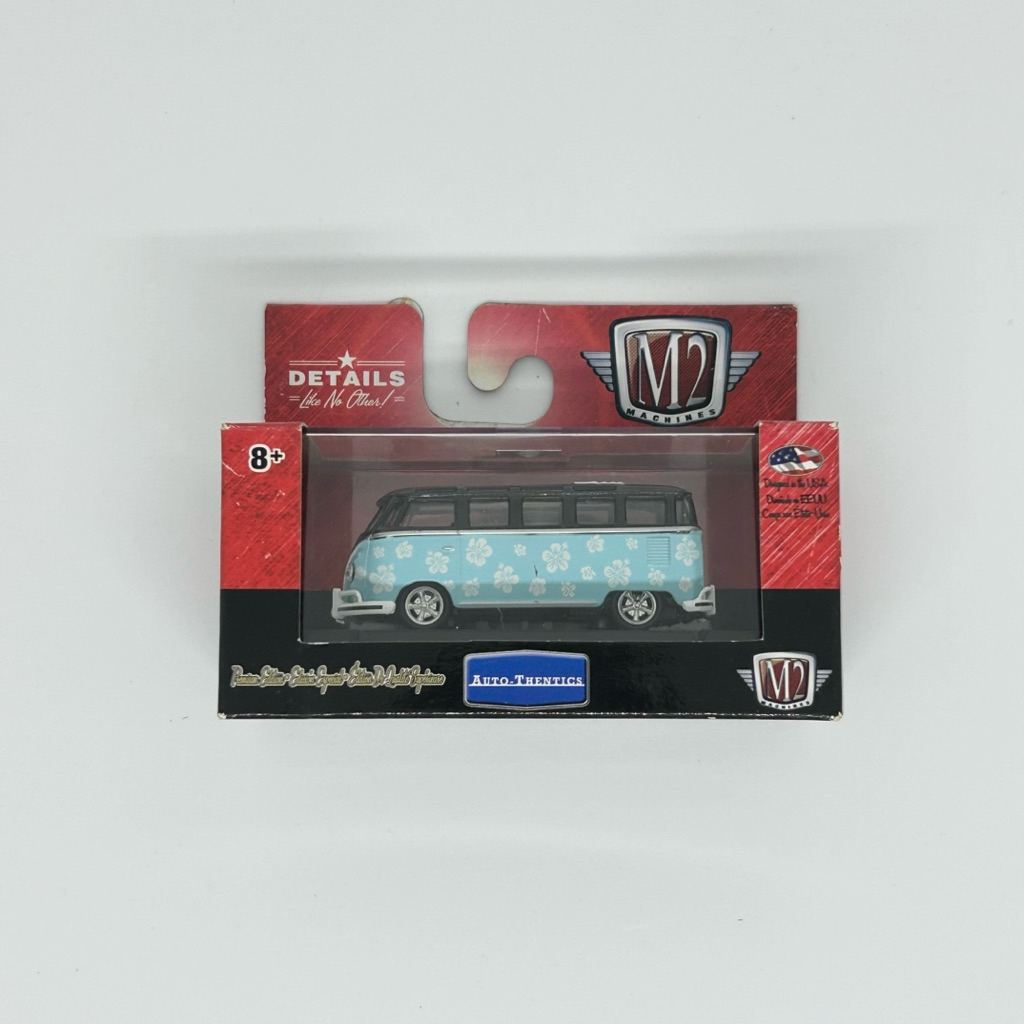 M2 Machines Volkswagen VW Microbus Deluxe USA Model Blue