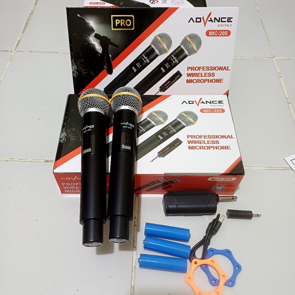 Mic wireless advance  mic 205 dua mikrofon tanpa kabel baterai charge cas 18650