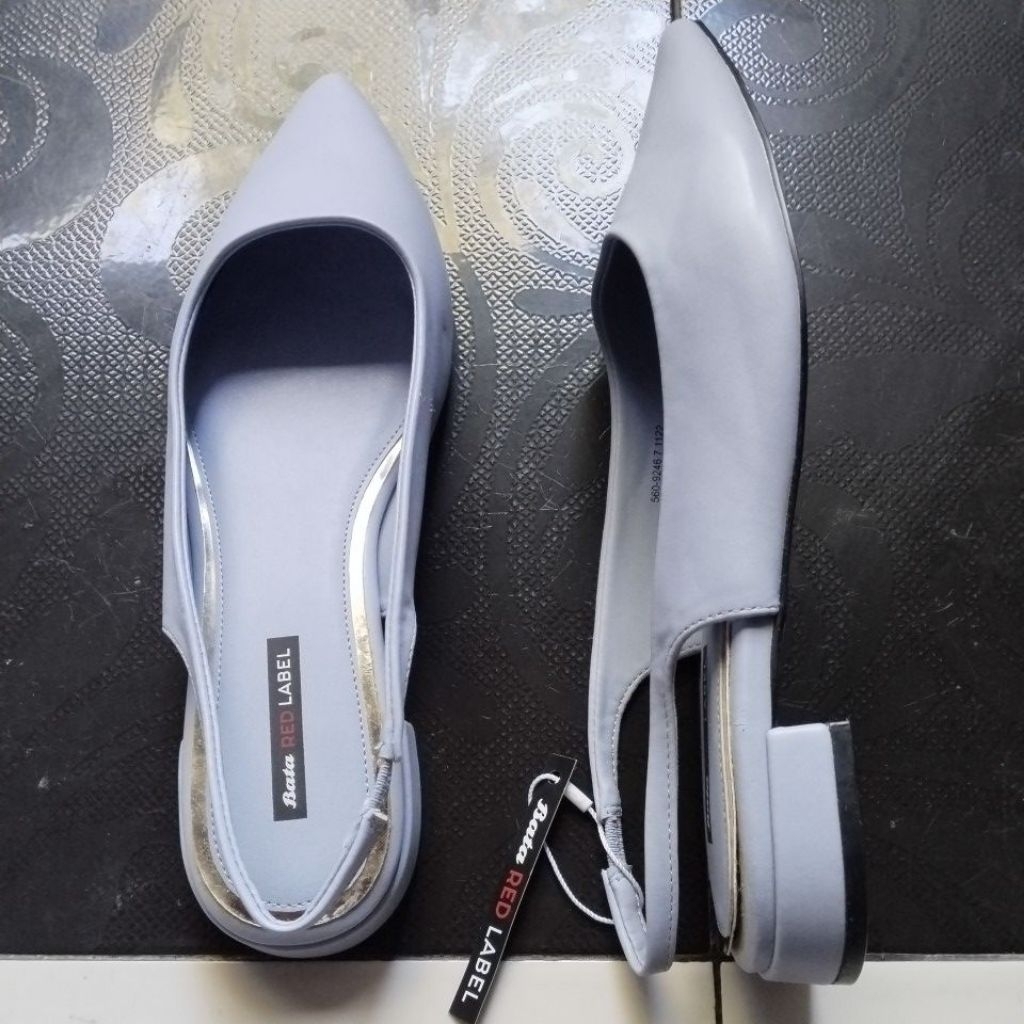 (NEW ) SALE Bustong BATA Red Label Full Box