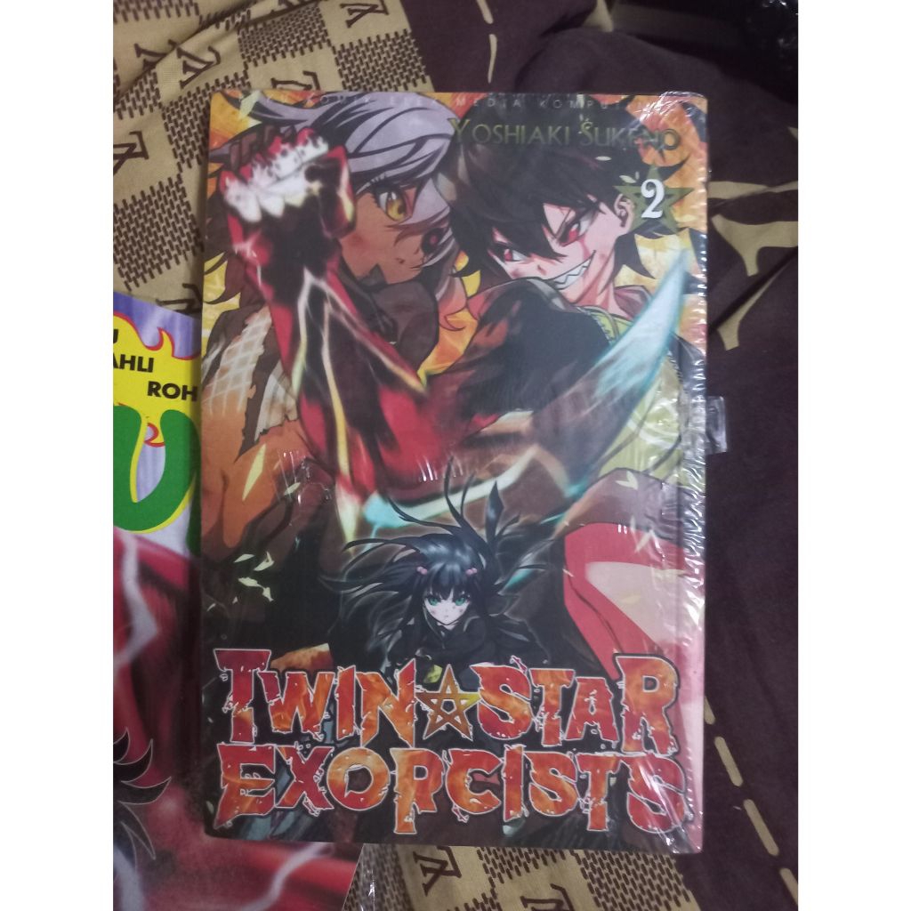 Komik manga Twin Star Exorcists Volume 2