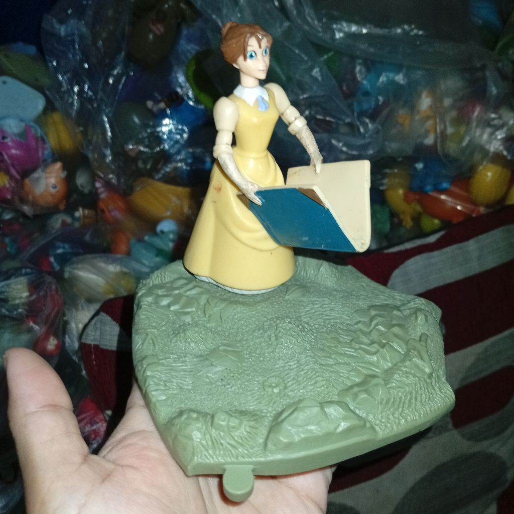 happy meal toys Tarzan Jane  base plat