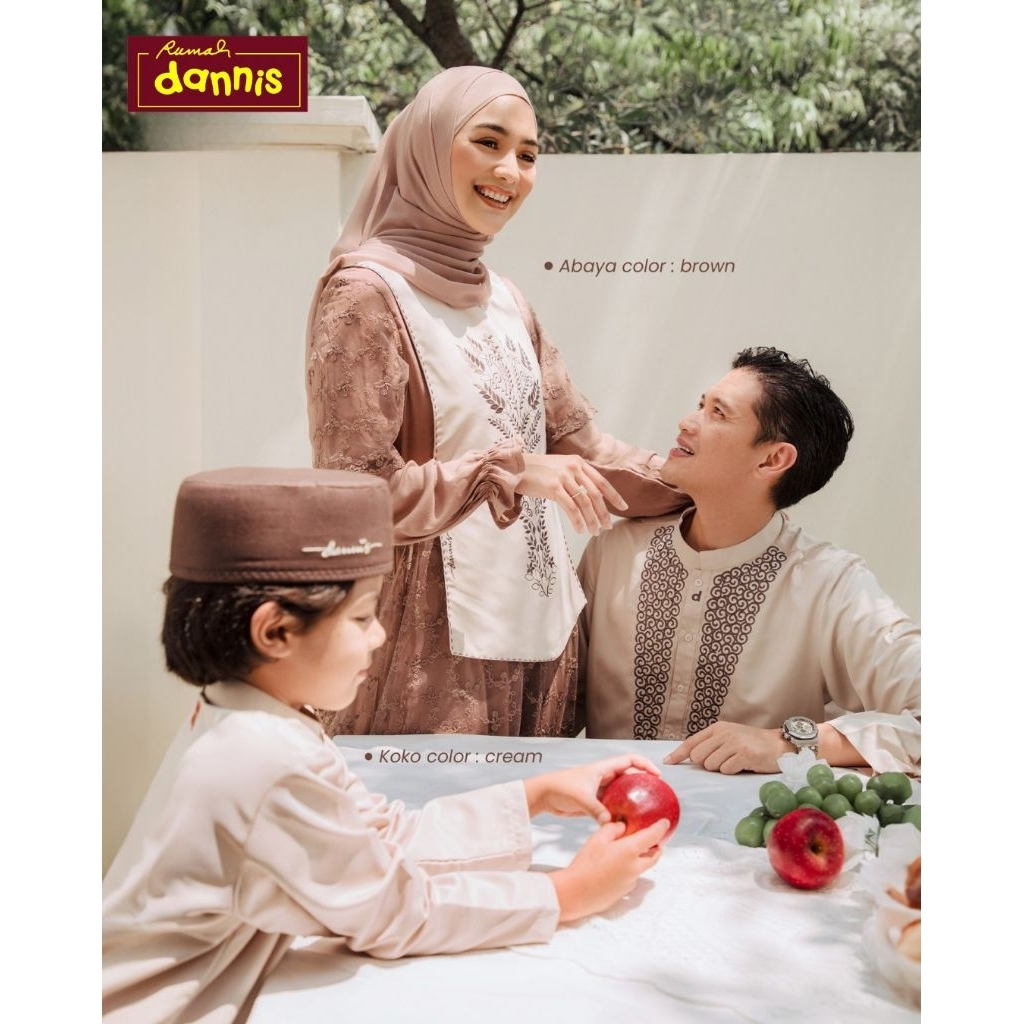 DANNIS DEWASA SARIMBIT D'REYNA