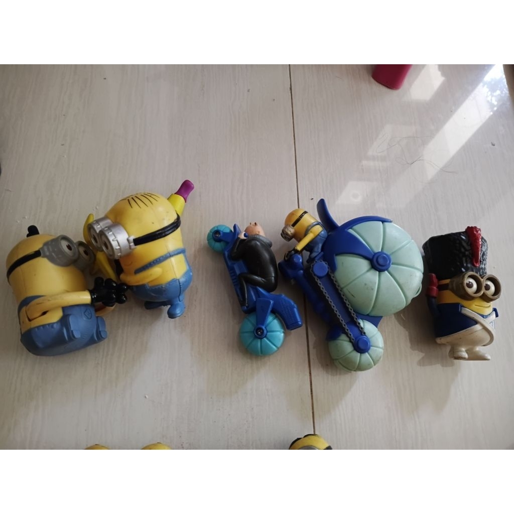 happy meal minion mcd satuan action figure preloved second loose