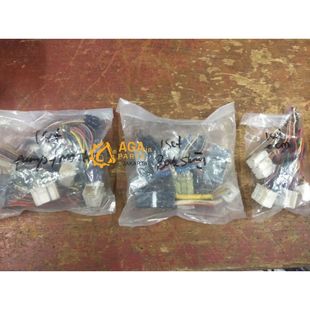 Soket controler pump kobelco/soket ECU SK200-8 SK330-8/soket 1set kobelco secon ori/soket kobelco co