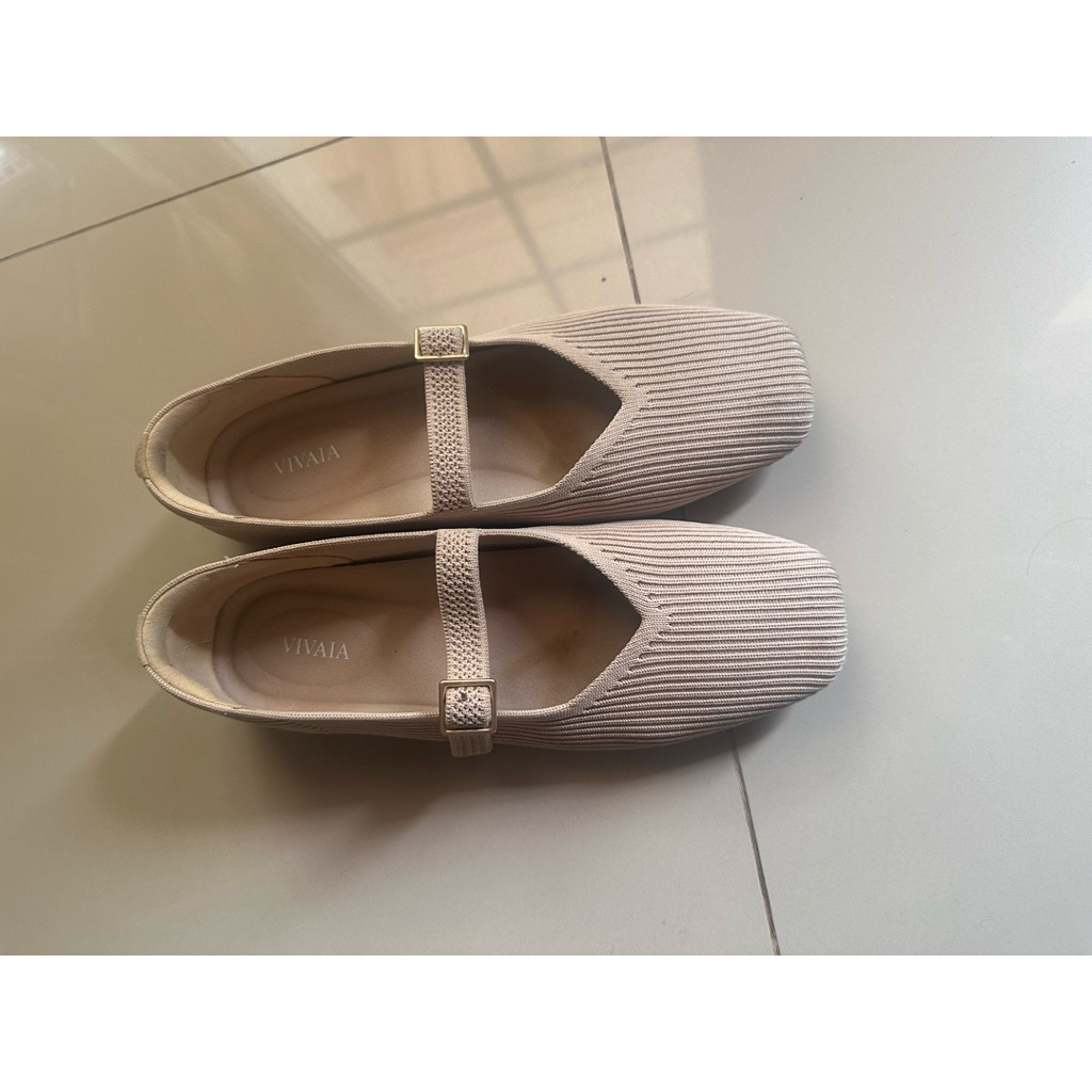 vivaia flat shoes