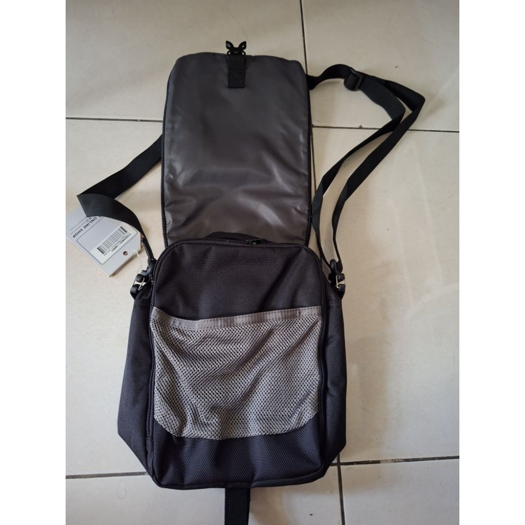 EIGER TRANSFORMPUOCH 01 BLACK TRAVEL POUCH - BEKAS NO MINUS